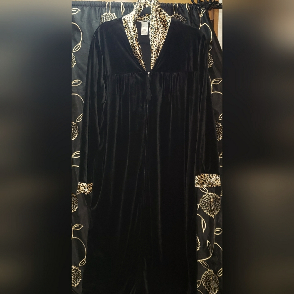 Vanity Fair Black Velvet Robe with Leopard Trim
